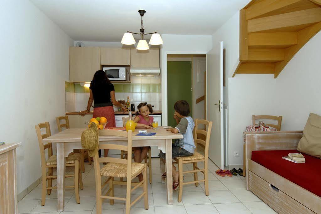 Residence Odalys Le Hameau Du Lac Rignac  Ngoại thất bức ảnh